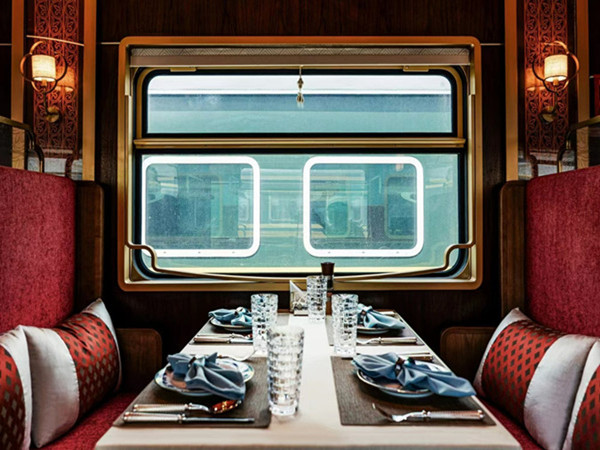 /pic/silk-road/silk-road-express-train-04.jpg