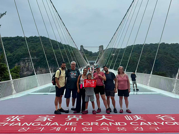 17 Days Zhangjiajie Avatar Mountains & Yangtze River Family Tour