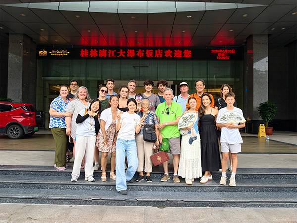 10 Days Li River Scenic Tour in Guilin with Big Famliy