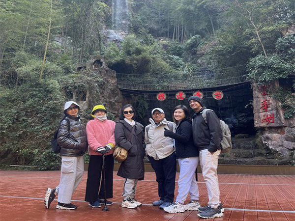 Chengdu to Zhangjiajie Adventure Tour from Singapore