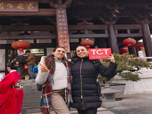 A 22-Day Tour of China by Sisters