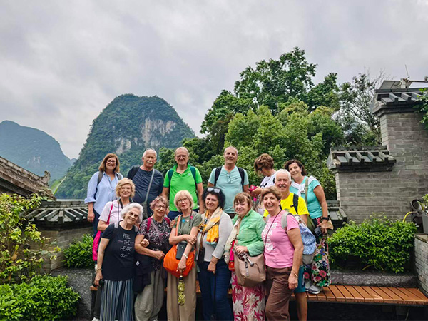 14 Days Small Group from Giant Pandas to the Li River