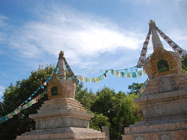 pagoda burial