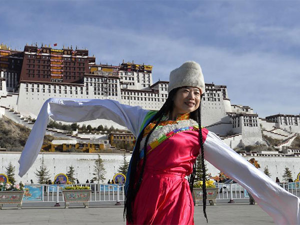 Tibet Clothing in Lhasa
